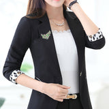 2025 New Korean version retro geometric corsage emerald zircon fashion suit pin suit accessories flower brooch women
