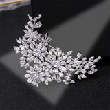 2025 New Korean version retro geometric corsage emerald zircon fashion suit pin suit accessories flower brooch women