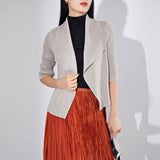 2025 temperament pleated coat women's spring and autumn versatile lapel solid color loose casual high-end cardigan top short