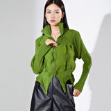 2025 hot-selling short coat for women's high-end spring new irregular pleated long-sleeved zipper versatile pleated top