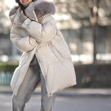 2025 Black bandage goose down jacket fox fur collar 90 white goose down jacket high-end Pinghu women's clothing new winter medium and long