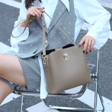 First layer cowhide large-capacity bucket bag, new fashion women's bag, genuine leather shoulder handbag, rest messenger bag 8833