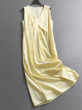 Solid color pleated V-neck loose and thin sleeveless vest skirt  summer new temperament long dress dress X411