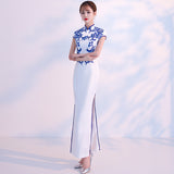 2025 Catwalk cheongsam dress  new long elegant Chinese style blue and white porcelain performance dress slim and thin cheongsam